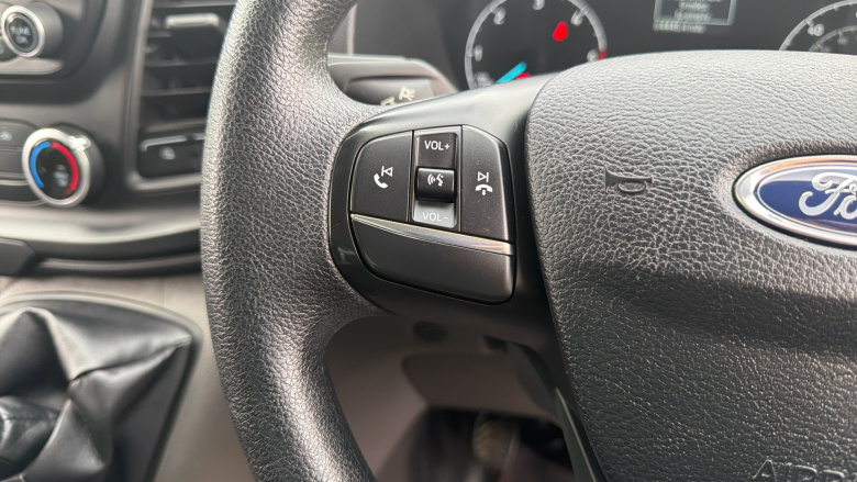 Ford Transit 350 L4 Diesel Fwd 2.0 EcoBlue 130ps Leader Luton Van